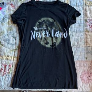 disney peter pan tee shirt. size M